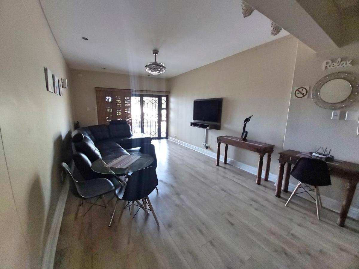 מרגייט Whale Rock, Modern Beachfront Apartment מראה חיצוני תמונה