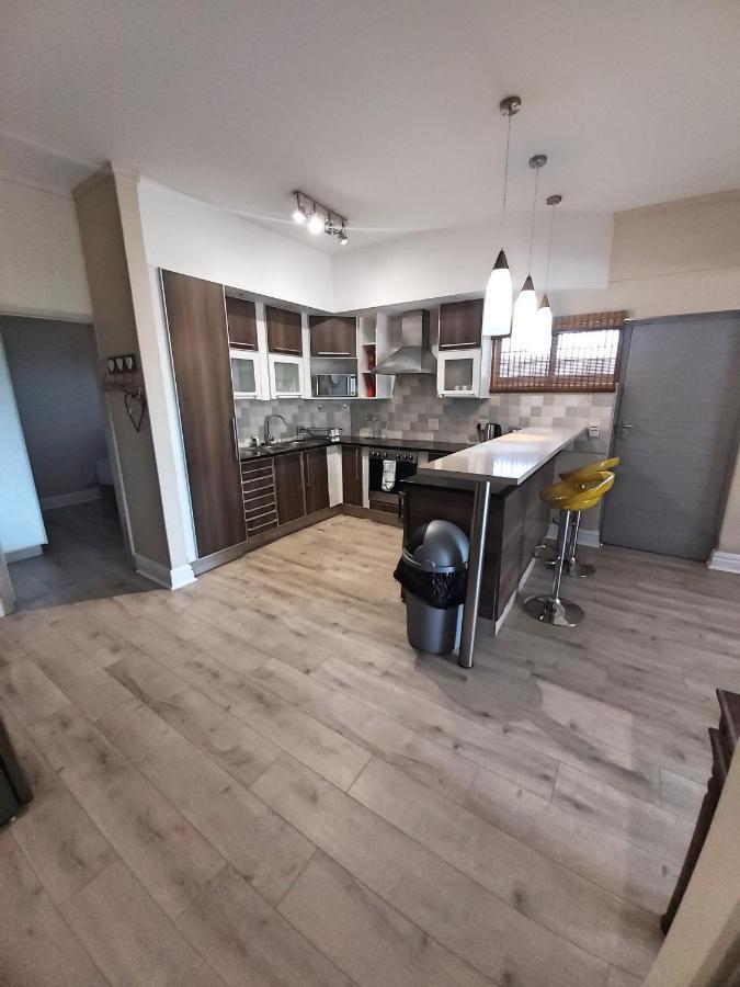 מרגייט Whale Rock, Modern Beachfront Apartment מראה חיצוני תמונה