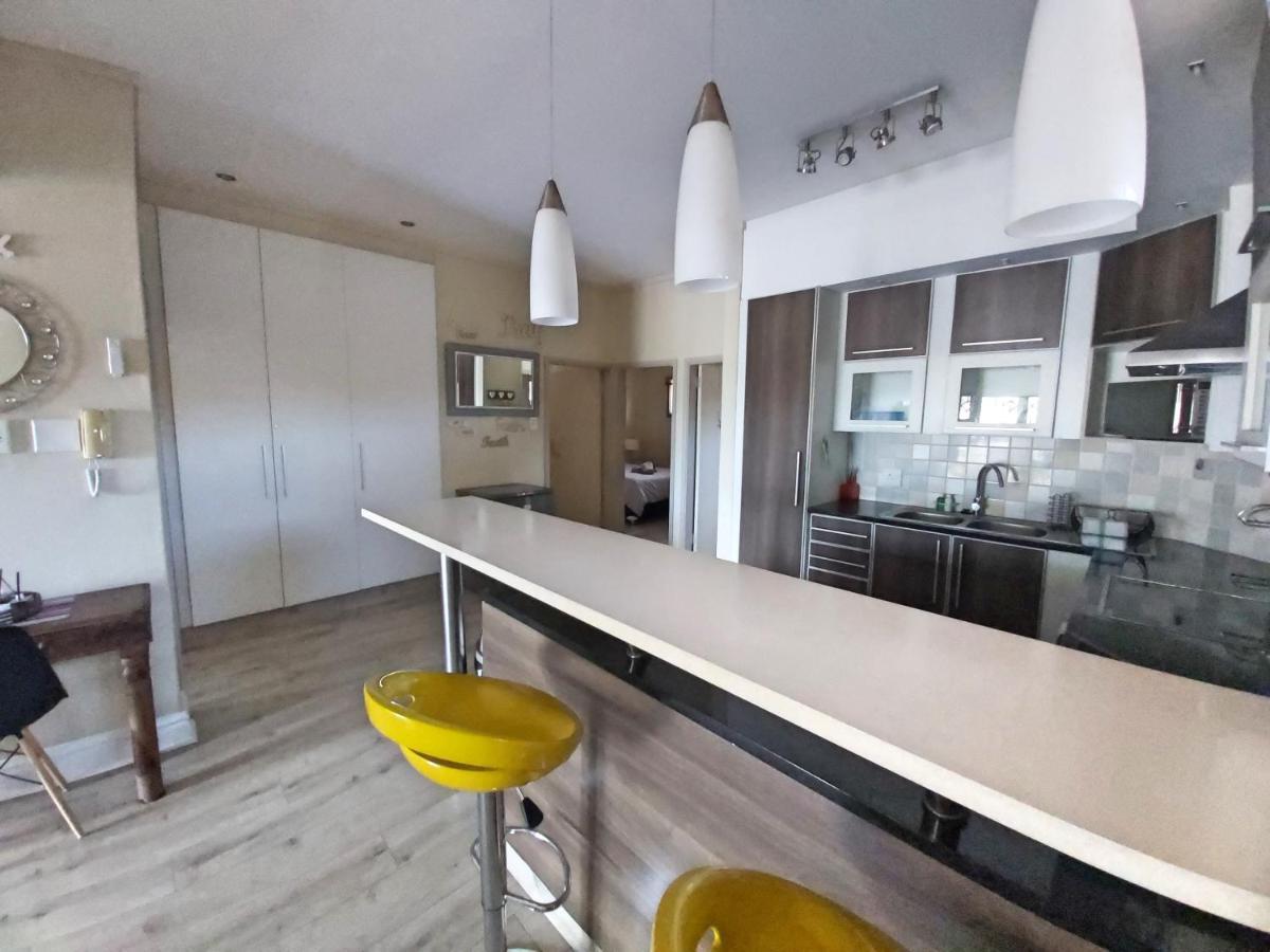מרגייט Whale Rock, Modern Beachfront Apartment מראה חיצוני תמונה