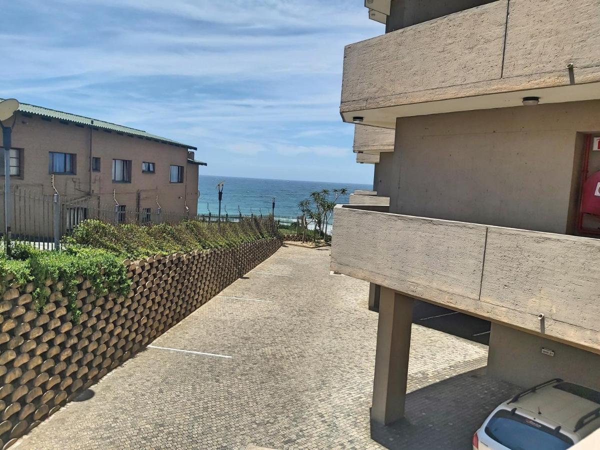 מרגייט Whale Rock, Modern Beachfront Apartment מראה חיצוני תמונה